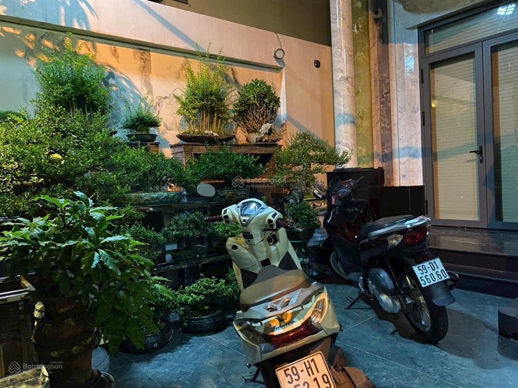 Biệt thự mới đường 11a trung tâm kdc tên lửa 3 tầng 8x21 cạnh aeon mall bình tân giá chỉ 23.8 tỷ tl