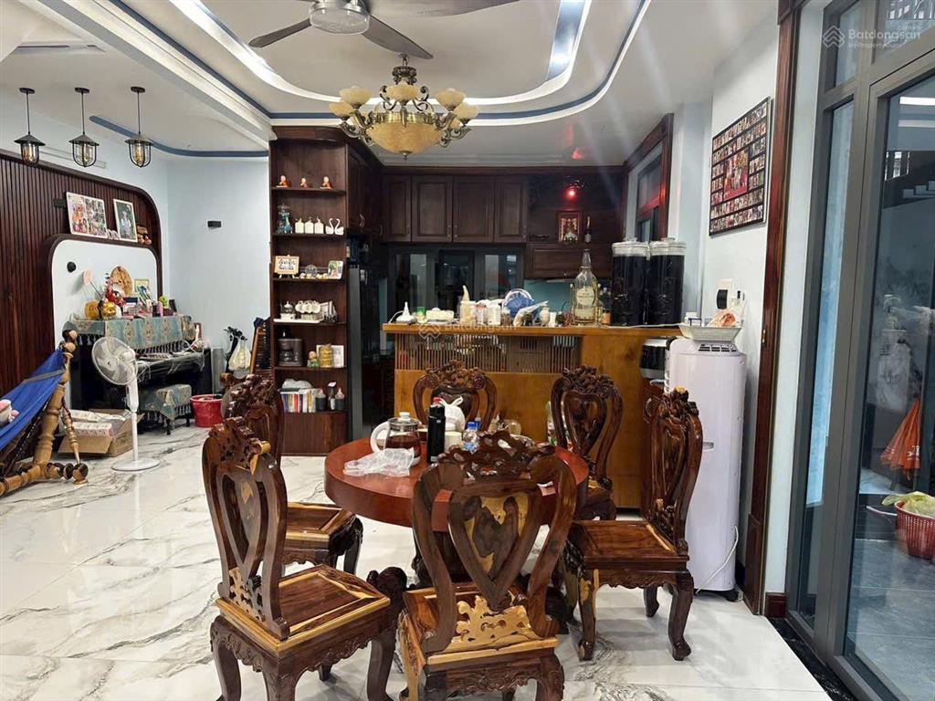 Biệt thự mới đường 11a trung tâm kdc tên lửa 3 tầng 8x21 cạnh aeon mall bình tân giá chỉ 23.8 tỷ tl