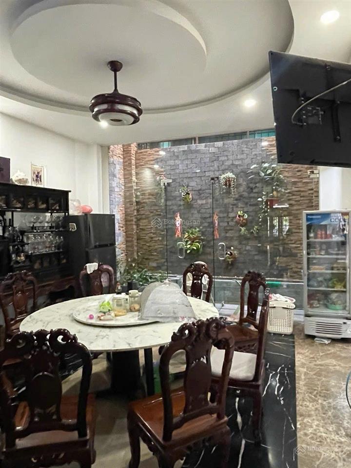 Biệt thự sang đẹp có thang máy full nội thất 9x20 5 tầng khu tên lửa ngay công viên chỉ 27 tỷ tl