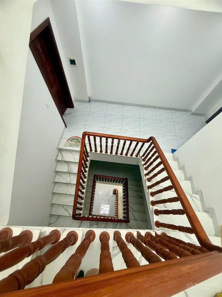 Nhà xây mới khu ao sen tên lửa 5 tầng 5x20 đối diện công viên chỉ 15.5 tỷ tl  ngay aeon mall