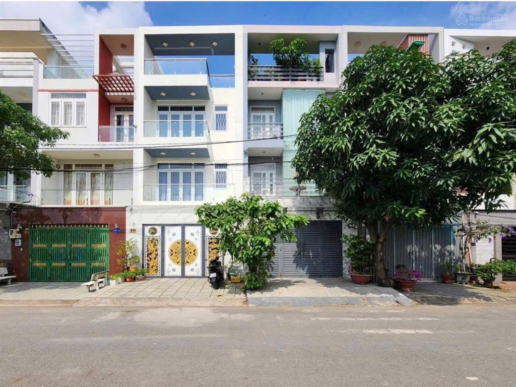 Nhà xây mới khu ao sen tên lửa 5 tầng 5x20 đối diện công viên chỉ 15.5 tỷ tl  ngay aeon mall