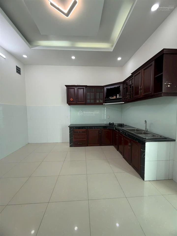 Nhà 4 tầng đối diện công viên khu ao sen tên lửa 5x20 có pn tầng trệt giá 14 tỷ 500 tl