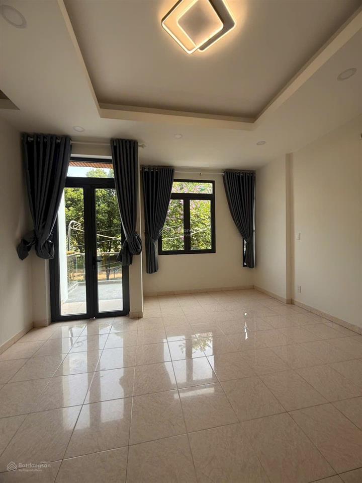 Nhà 4 tầng đối diện công viên khu ao sen tên lửa 5x20 có pn tầng trệt giá 14 tỷ 500 tl