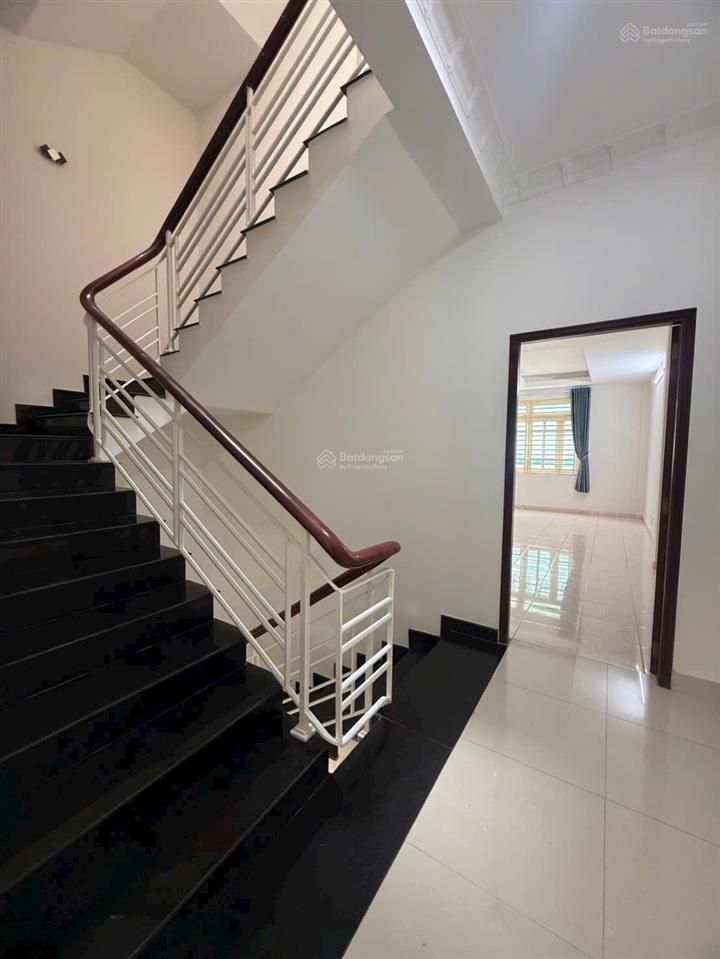 Nhà 4 tầng đối diện công viên khu ao sen tên lửa 5x20 có pn tầng trệt giá 14 tỷ 500 tl