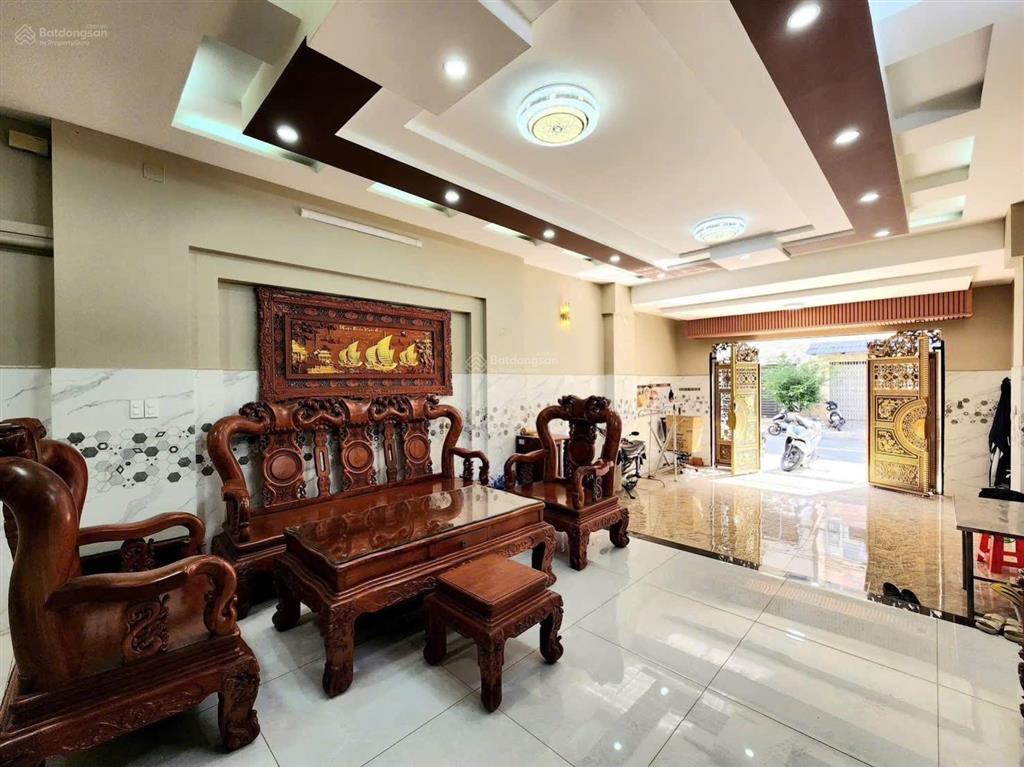 Nhà khu ao sen đối diện aeon mall 5x20  5 tầng full nội thất 16 tỷ 2 tl