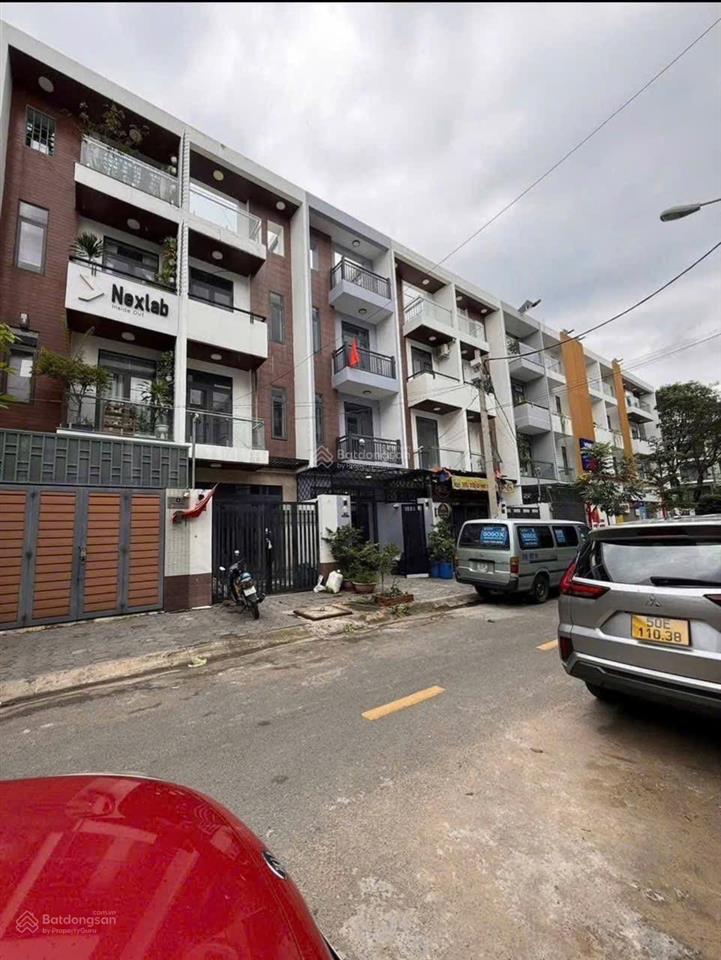 Nhà mới ngay công viên 4x20  4 tầng full nội thất giá 10 tỷ 900 thương lượng