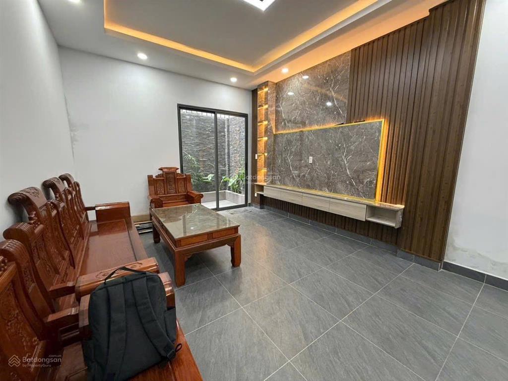 Nhà mới ngay công viên 4x20  4 tầng full nội thất giá 10 tỷ 900 thương lượng