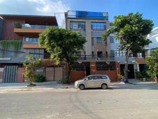 Biệt thự phố tên lửa có hầm + thang máy 10x20 chỉ 33.5 tỷ có hdt 50 triệu / th