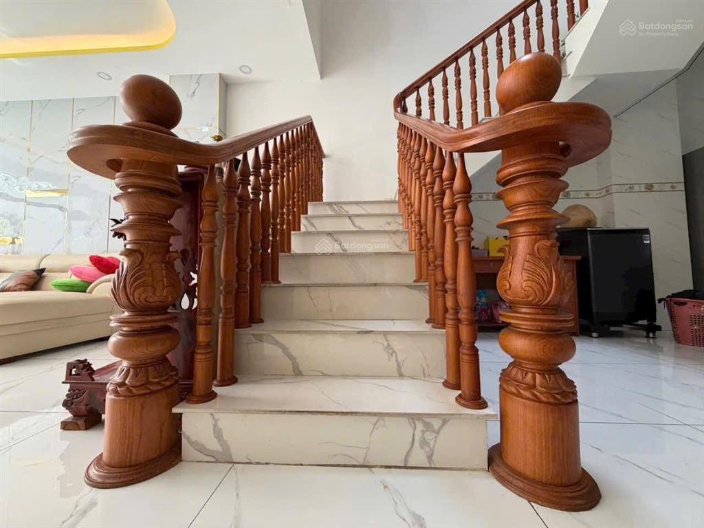 Nhà xây mới 4 tầng full nội thất 5x20 khu ao sen ngay aeon mall chỉ 15.5 tỷ tl
