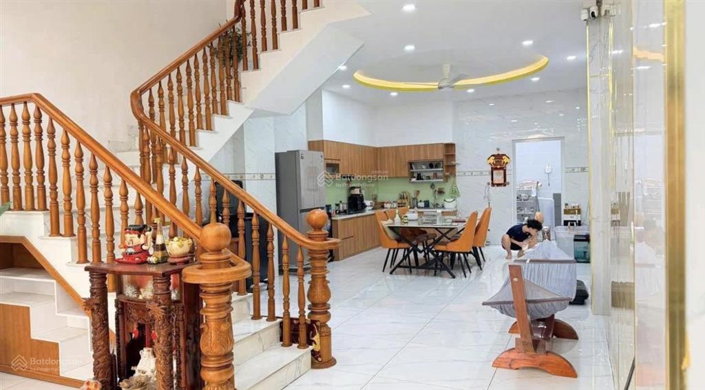 Nhà xây mới 4 tầng full nội thất 5x20 khu ao sen ngay aeon mall chỉ 15.5 tỷ tl