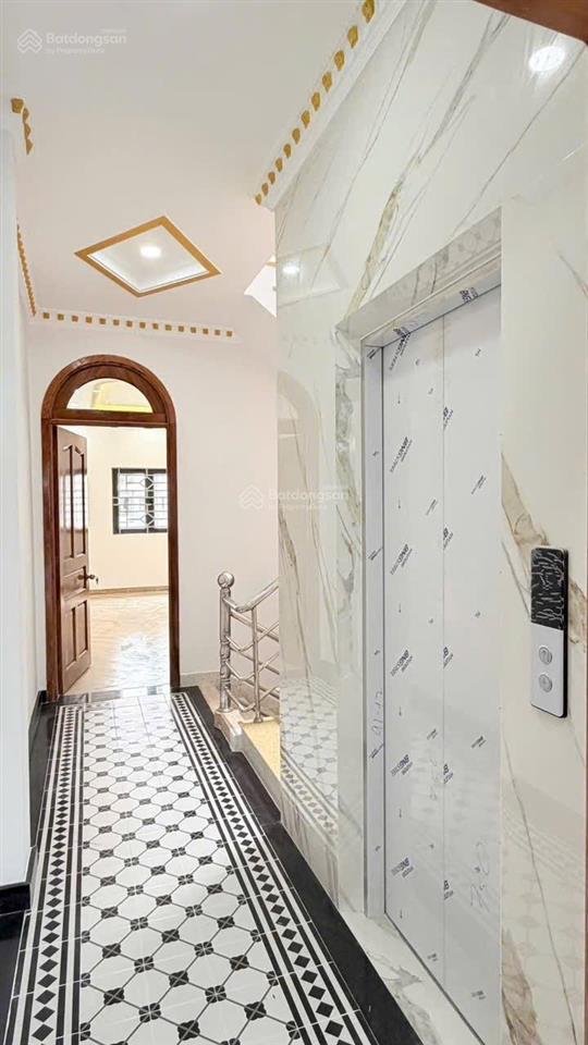 Nhà xây mới có thang máy (4.5x20) 5 tầng trung tâm kdc tên lửa chỉ 14.5 tỷ tl