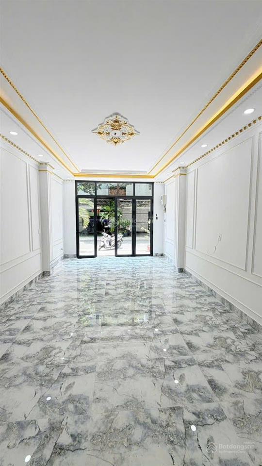 Nhà xây mới có thang máy (4.5x20) 5 tầng trung tâm kdc tên lửa chỉ 14.5 tỷ tl