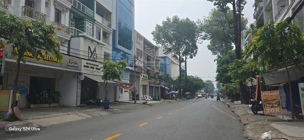 Biệt thự văn phòng 9x20 mặt tiền kinh doanh có thang máy + hầm + 5 tầng kdc tên lửa 37 tỷ tl