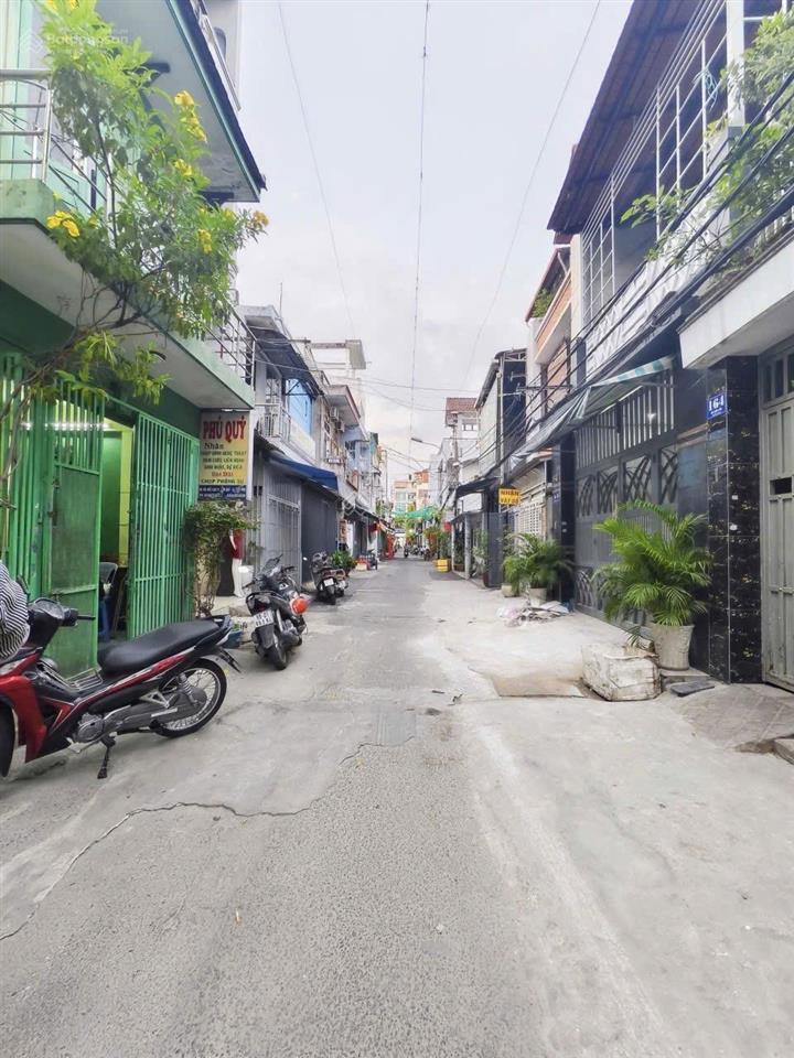 Nhà 5 tầng gần aeon mall tên lửa 4x10 chỉ 7.25 tỷ tl 5 phòng ngủ