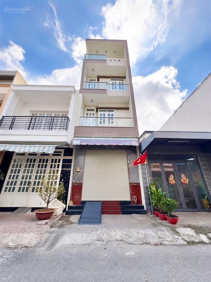 Nhà 5 tầng gần aeon mall tên lửa 4x10 chỉ 7.25 tỷ tl 5 phòng ngủ