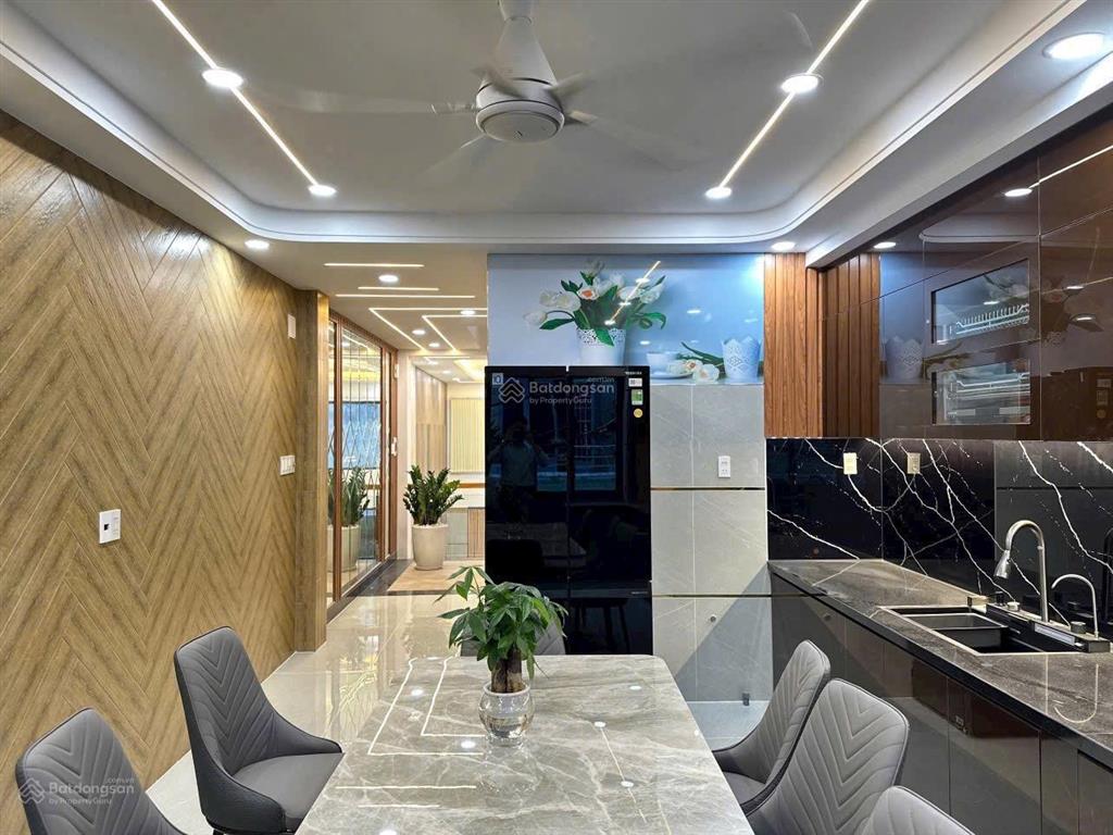 Nhà đẹp 5 tầng full nội thất + thang máy 4x23 chỉ 8.7 tỷ thương lượng