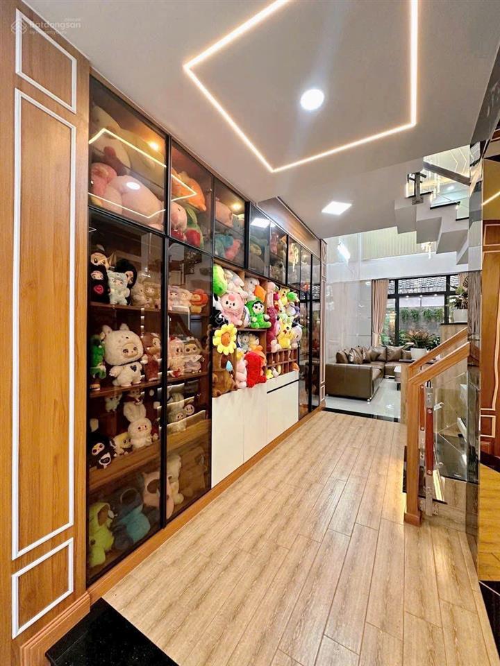 Nhà đẹp 5 tầng full nội thất + thang máy 4x23 chỉ 8.7 tỷ thương lượng