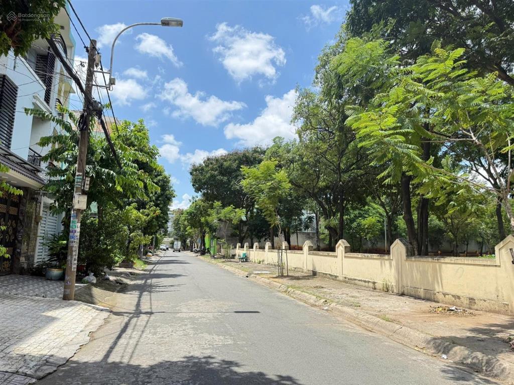 Đất wiew công viên tên lửa 10x20m  tiện xây mới phong thủy tốt giá 25.5 tỷ tl (có bán lẻ 5x20)