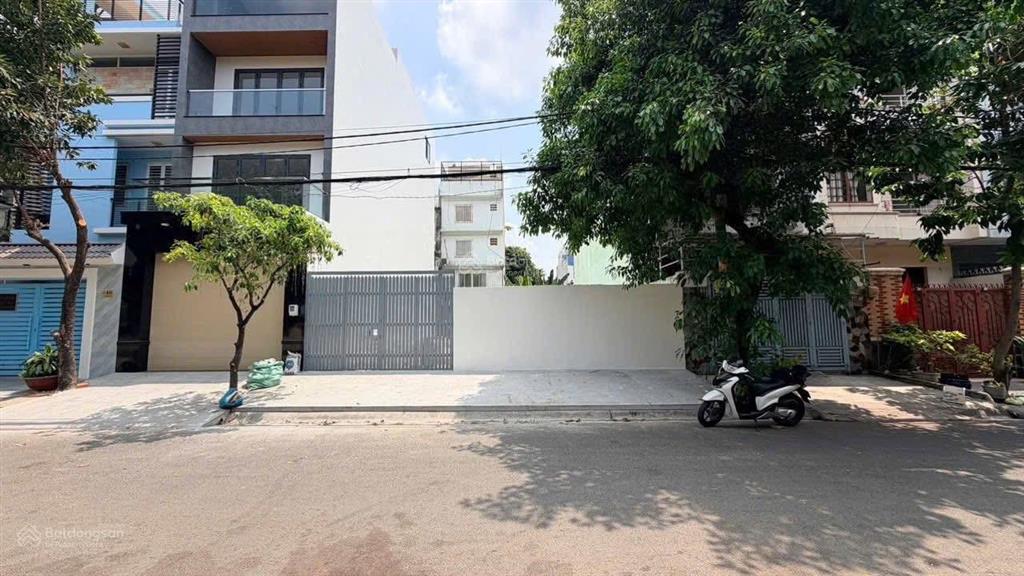 Đất wiew công viên tên lửa 10x20m  tiện xây mới phong thủy tốt giá 25.5 tỷ tl (có bán lẻ 5x20)