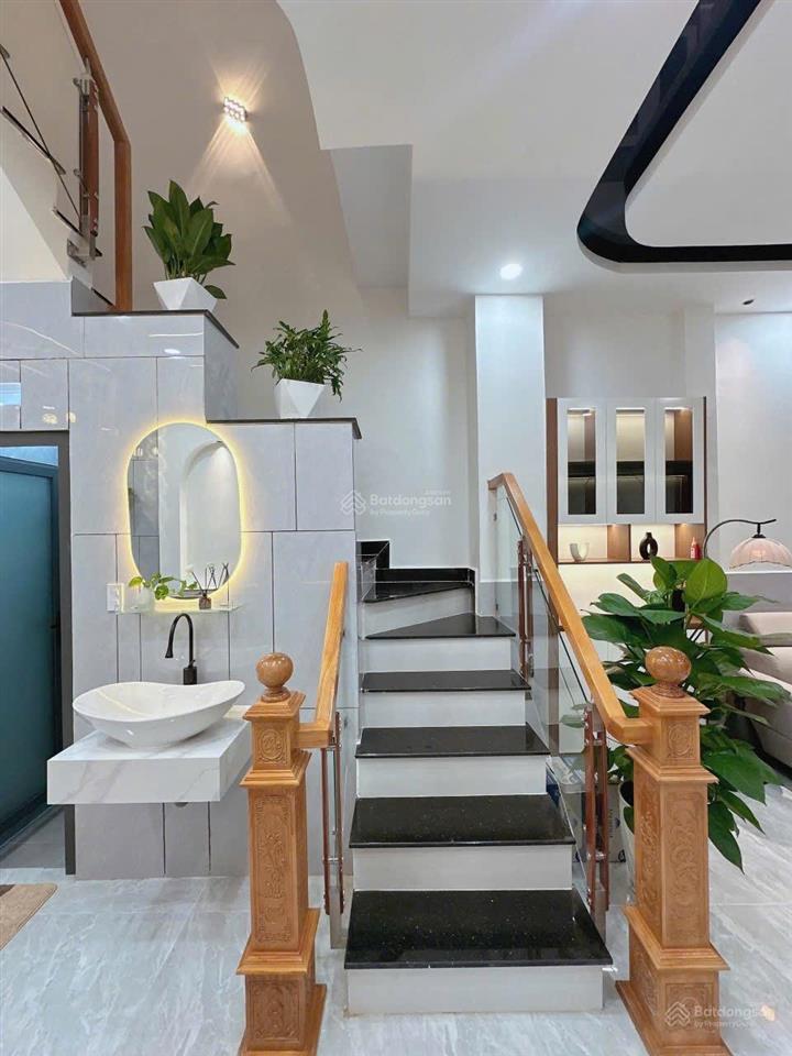 Lê đình cẩn, 4x14m, vị trí xe hơi tới nhà 3pn  3wc nhà full nội thất, 5 tỷ 380 tl
