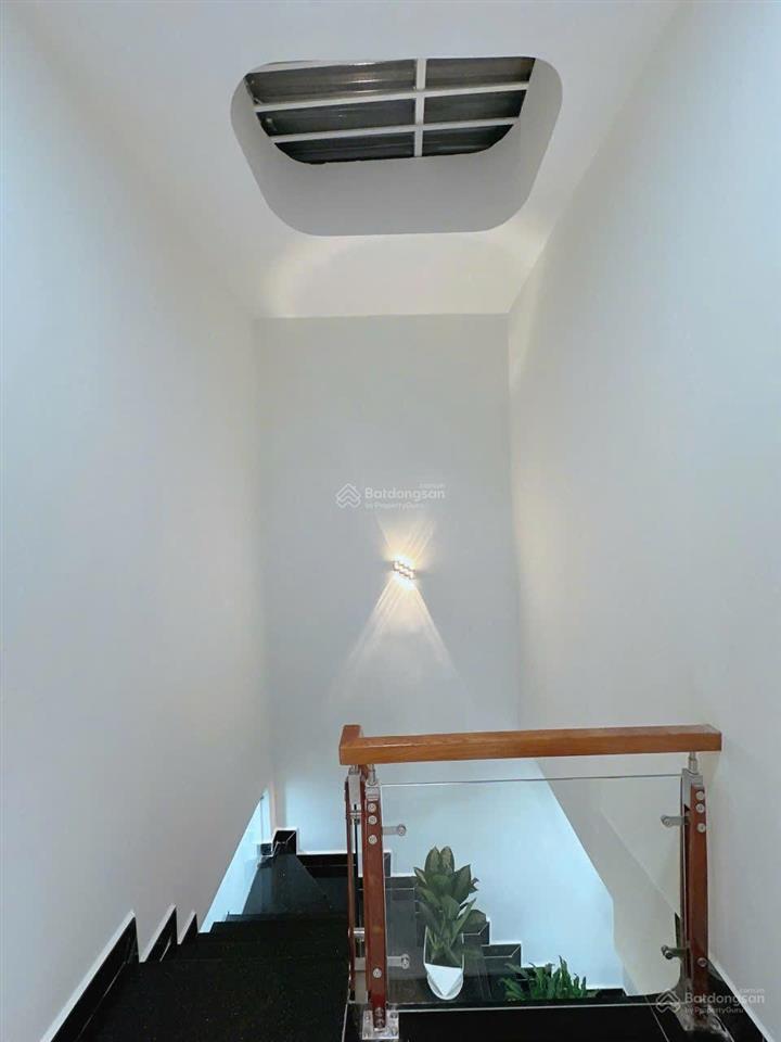 Lê đình cẩn, 4x14m, vị trí xe hơi tới nhà 3pn  3wc nhà full nội thất, 5 tỷ 380 tl