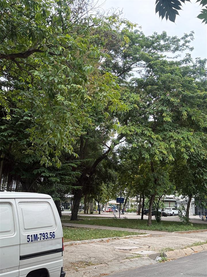 Nhà đẹp full nội thất view công viên 4.5x20 khu tên lửa cạnh aeon giá 13.8 tỷ thương lượng