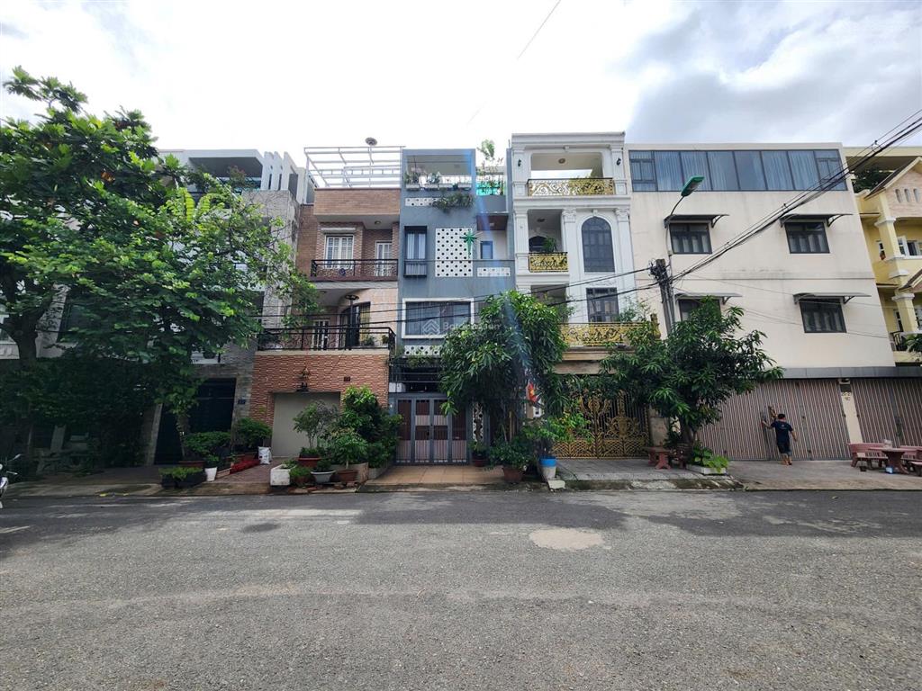 Nhà đẹp full nội thất view công viên 4.5x20 khu tên lửa cạnh aeon giá 13.8 tỷ thương lượng
