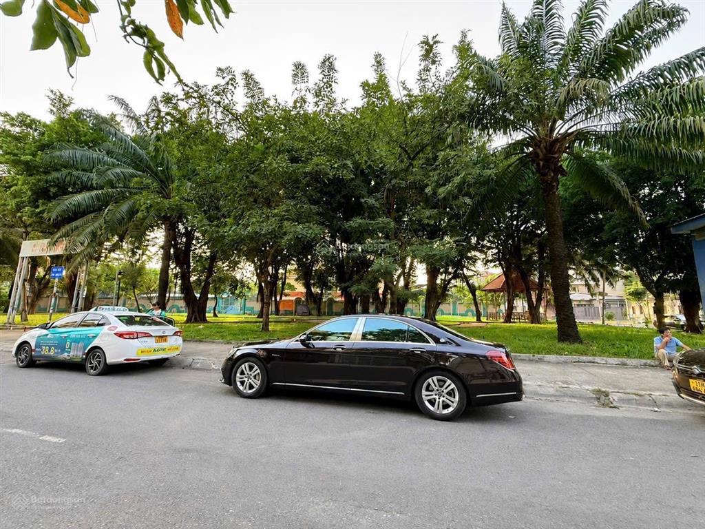 Biệt thự góc 205m2 khu tên lửa gần aeon vị trí đẹp view công viên 5 tầng + thang máy full nội thất