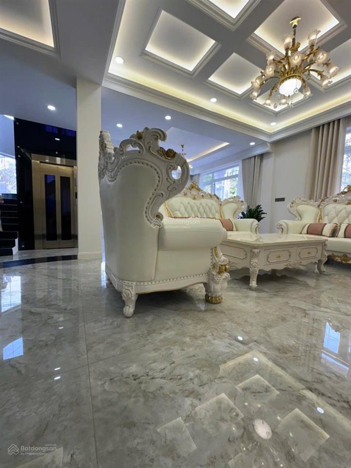 Lâu đài 270m2  căn góc view công viên khu ao sen aeon tên lửa thang máy + full nội thất 51 tỷ