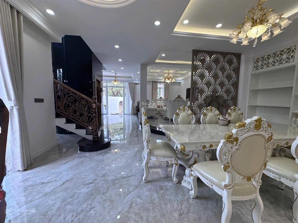 Lâu đài 270m2  căn góc view công viên khu ao sen aeon tên lửa thang máy + full nội thất 51 tỷ