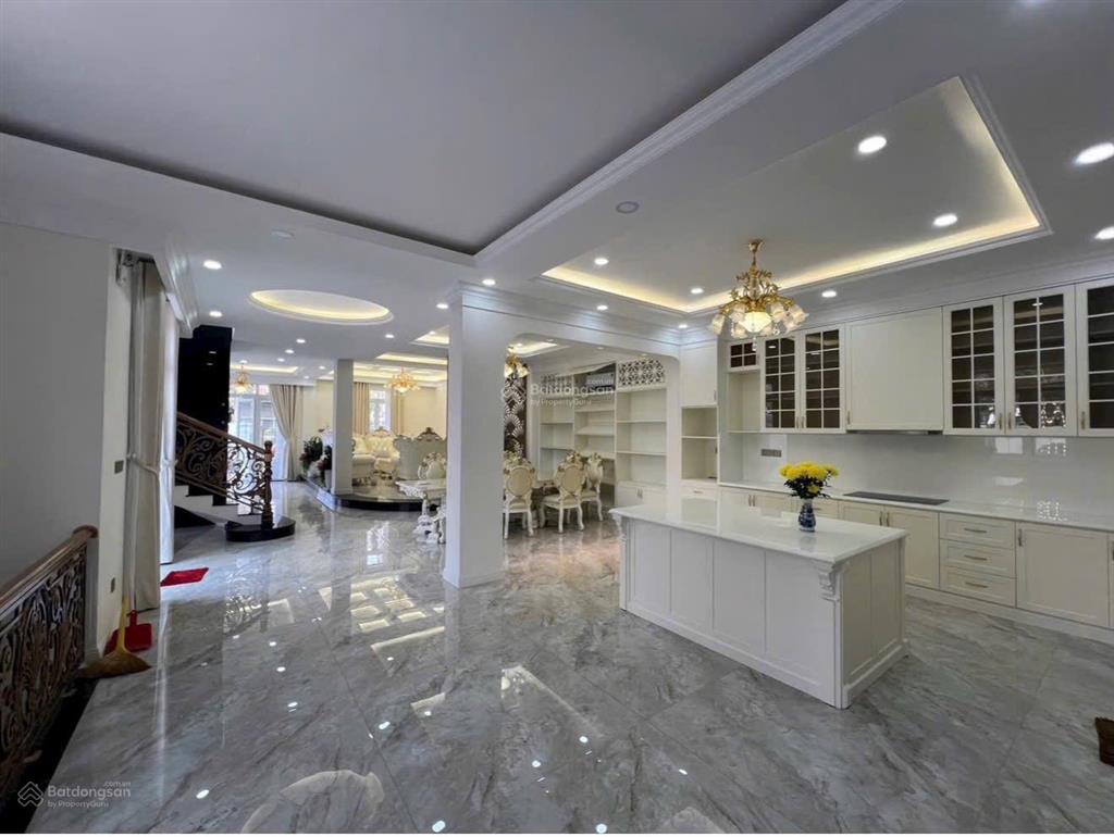 Lâu đài 270m2  căn góc view công viên khu ao sen aeon tên lửa thang máy + full nội thất 51 tỷ
