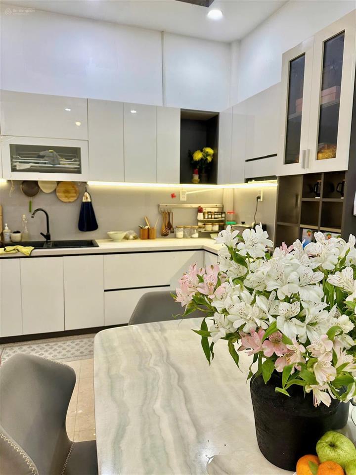 Nhà 4x12.5m  2 tầng nở hậu 5.5m siêu đẹp chỉ 4tỷ4 gần aeon bình tân