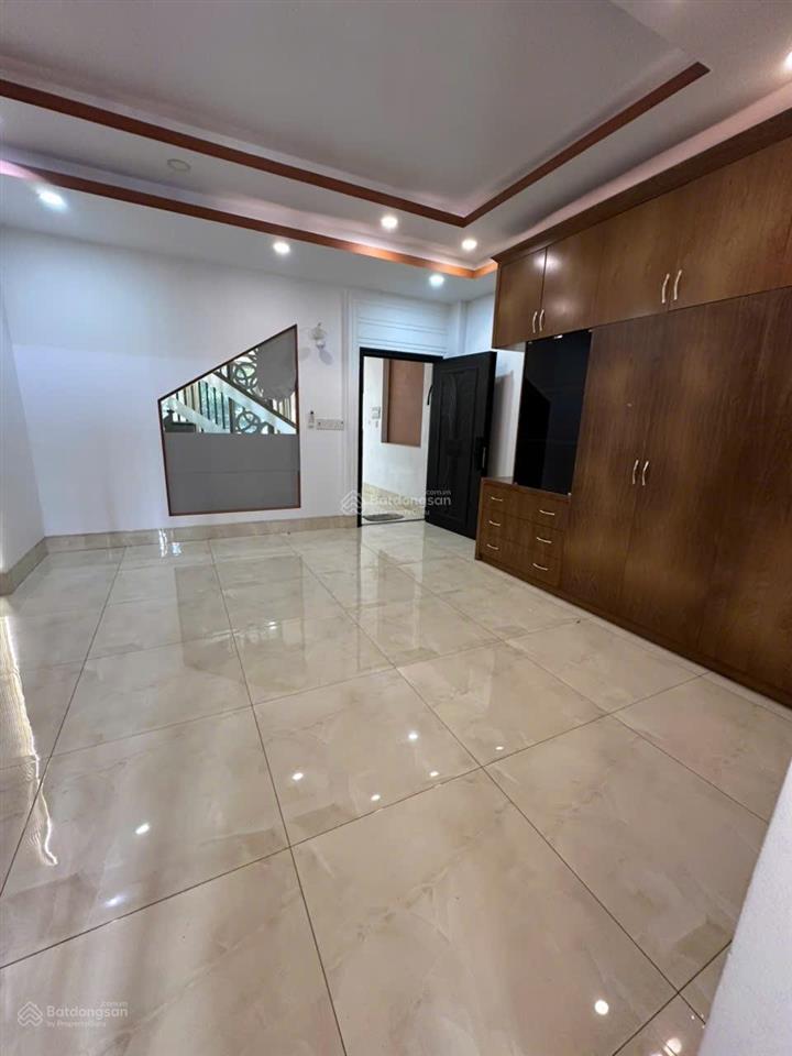 Khu ao sen đối diện aeon mall 100m2  full máy lạnh 35 triệu