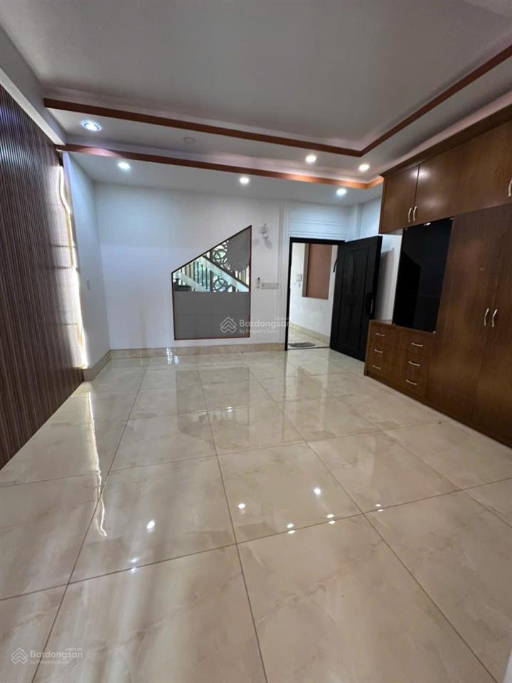 Khu ao sen đối diện aeon mall 100m2  full máy lạnh 35 triệu