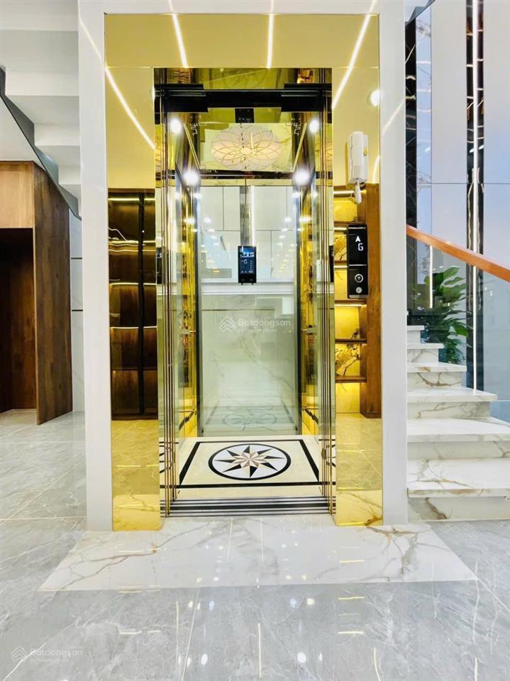 Siêu phẩm đường tên lửa 5 tầng thang máy 4.3x19m  full nội thất chỉ 10.2 tỷ thương lượng