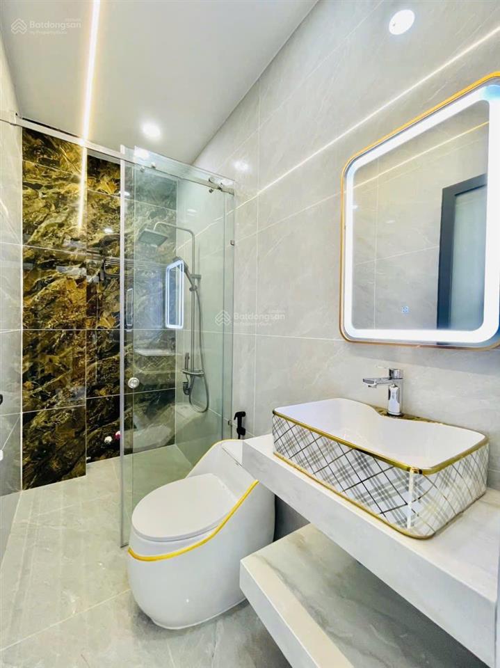 Siêu phẩm đường tên lửa 5 tầng thang máy 4.3x19m  full nội thất chỉ 10.2 tỷ thương lượng