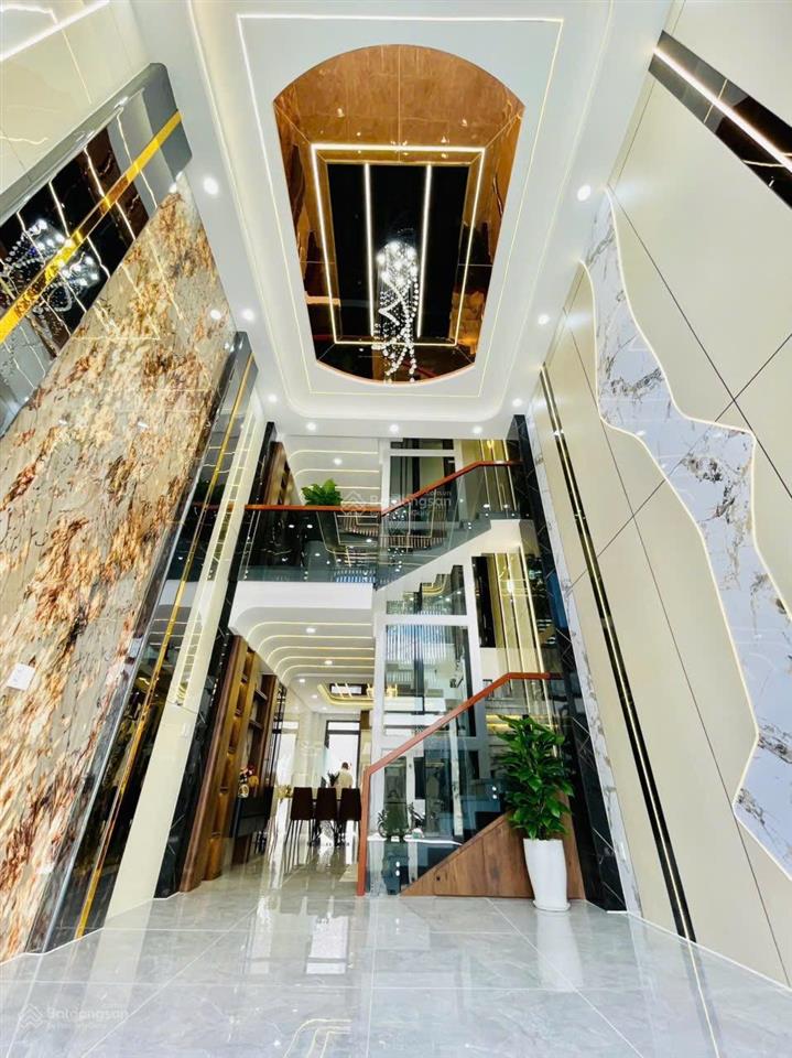 Siêu phẩm đường tên lửa 5 tầng thang máy 4.3x19m  full nội thất chỉ 10.2 tỷ thương lượng