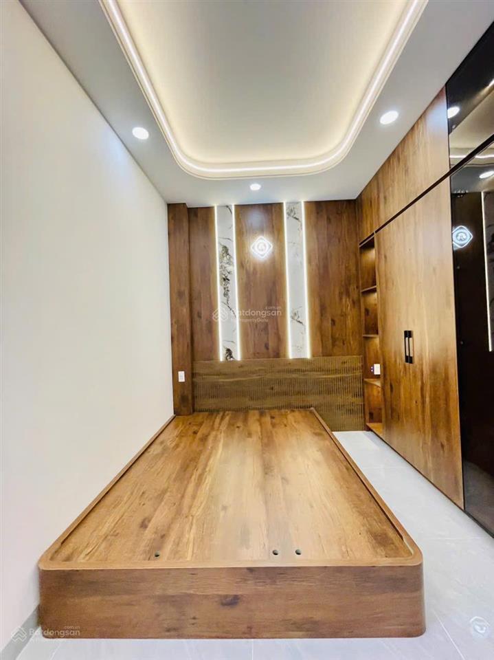Siêu phẩm đường tên lửa 5 tầng thang máy 4.3x19m  full nội thất chỉ 10.2 tỷ thương lượng