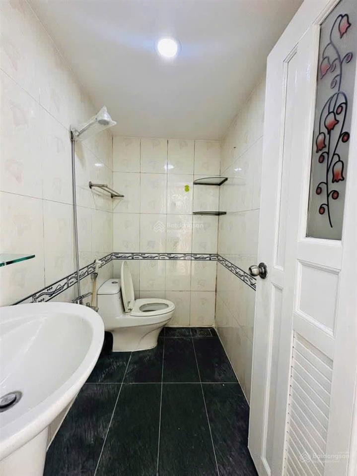 Nhà phố đường kinh doanh 4x10, 2 tầng khu tên lửa gần aeon mall 6,5 tỷ thương lượng