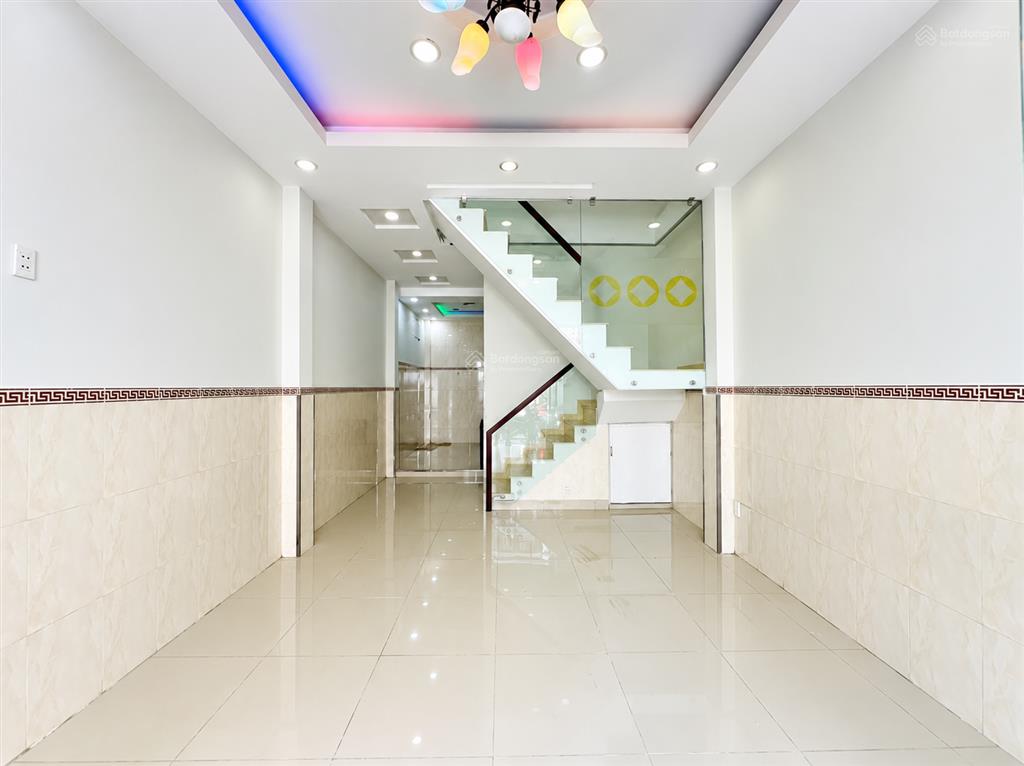 Nhà phố đường kinh doanh 4x10, 2 tầng khu tên lửa gần aeon mall 6,5 tỷ thương lượng