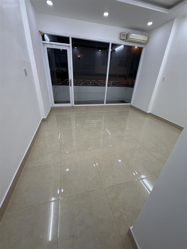 Cho thuê nhà mới  mtkd phan xích long 4.5x15m  nhà 4 tầng 4 phòng  giá 25 triệu/tháng