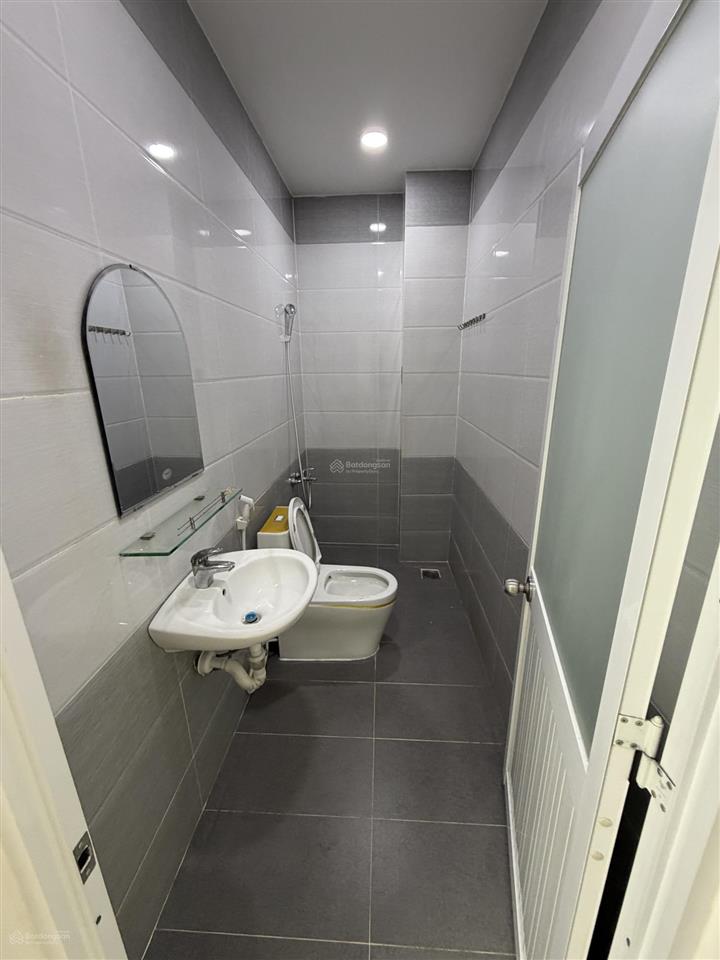 Cho thuê nhà mới  mtkd phan xích long 4.5x15m  nhà 4 tầng 4 phòng  giá 25 triệu/tháng