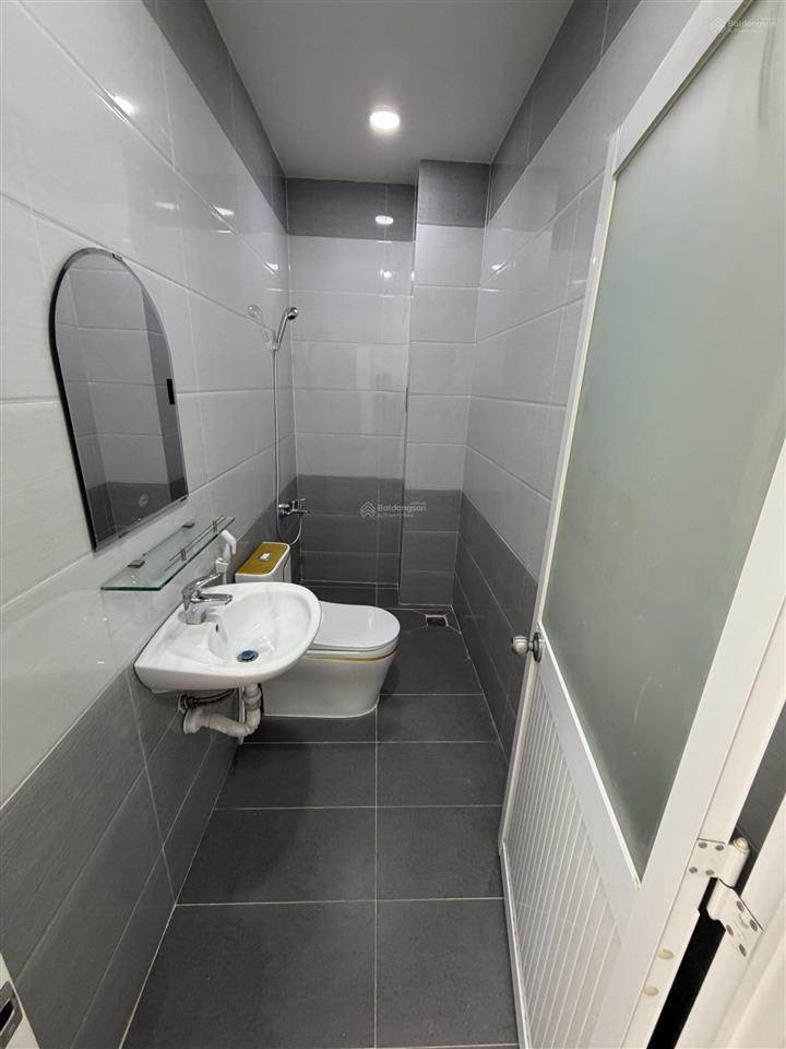 Cho thuê nhà mới  mtkd phan xích long 4.5x15m  nhà 4 tầng 4 phòng  giá 25 triệu/tháng