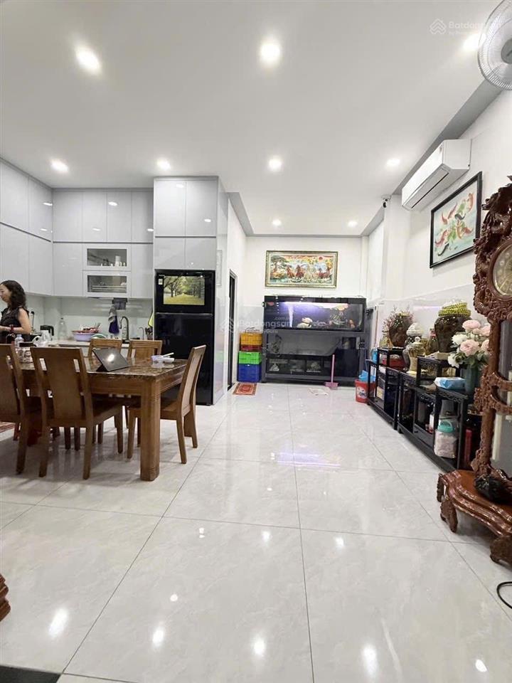 Siêu phẩm kinh doanh 6x20  4 tầng nhà đẹp có thang máy giáp tên lửa  aeon mall  giá 15,5 tỷ