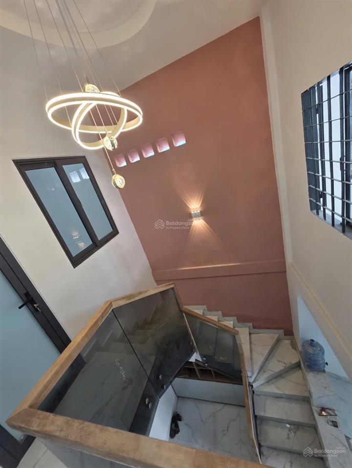 Nhà 2 tầng giáp kdc tên lưa 5.5x10m  4 phòng ngủ nhà mới giá 4.35 tỷ thương lượng