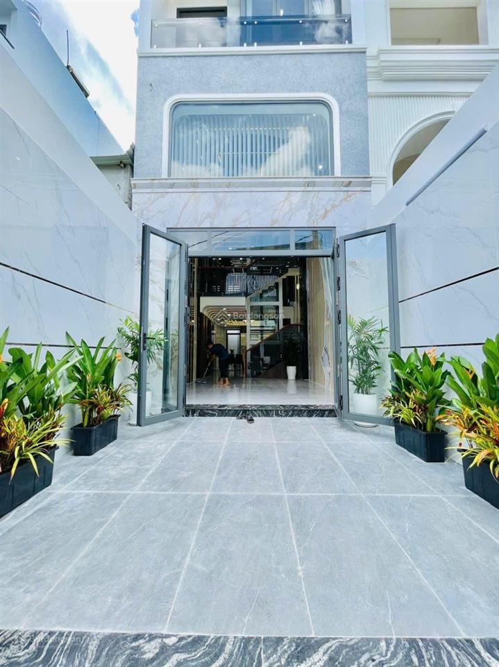 Siêu phẩm đường tên lửa  thang máy 5 tầng full nội thất, 9,9 tỷ, 4,3x19m  ô tô ngủ nhà