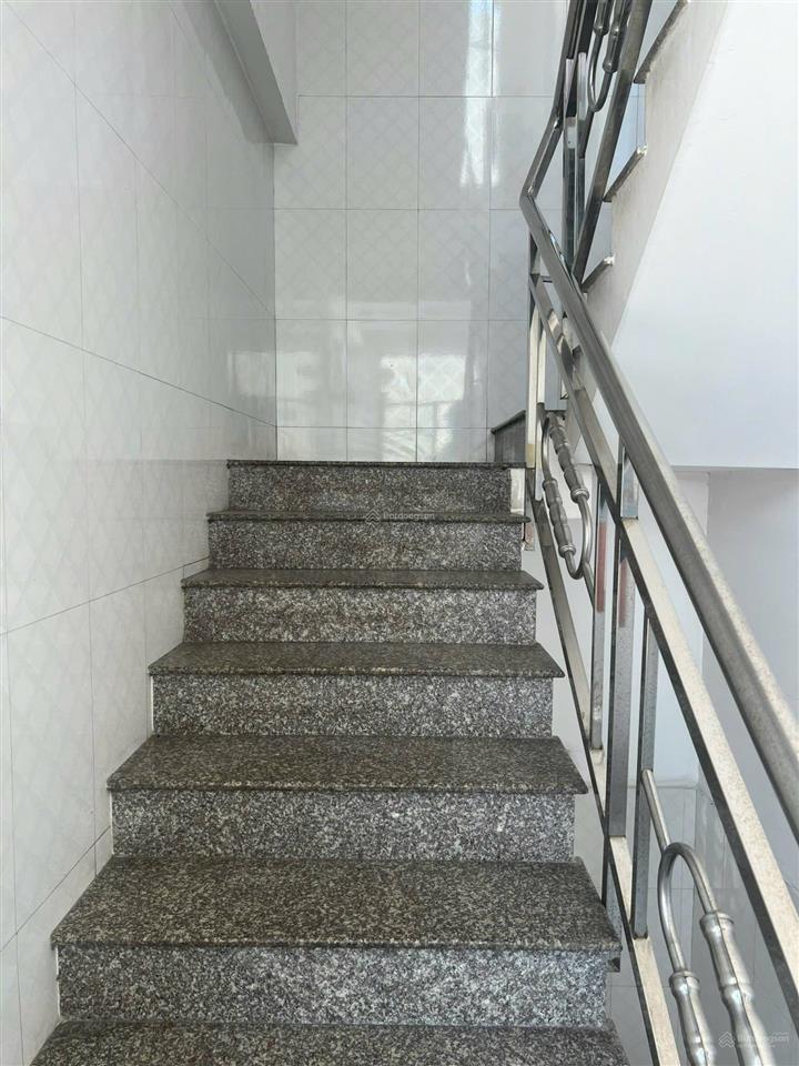 Siêu phẩm khu tên lửa  dòng tiền hơn 50 triệu/tháng, nhà 5 tầng 5x18, đường 20m kinh doanh 10 tỷ
