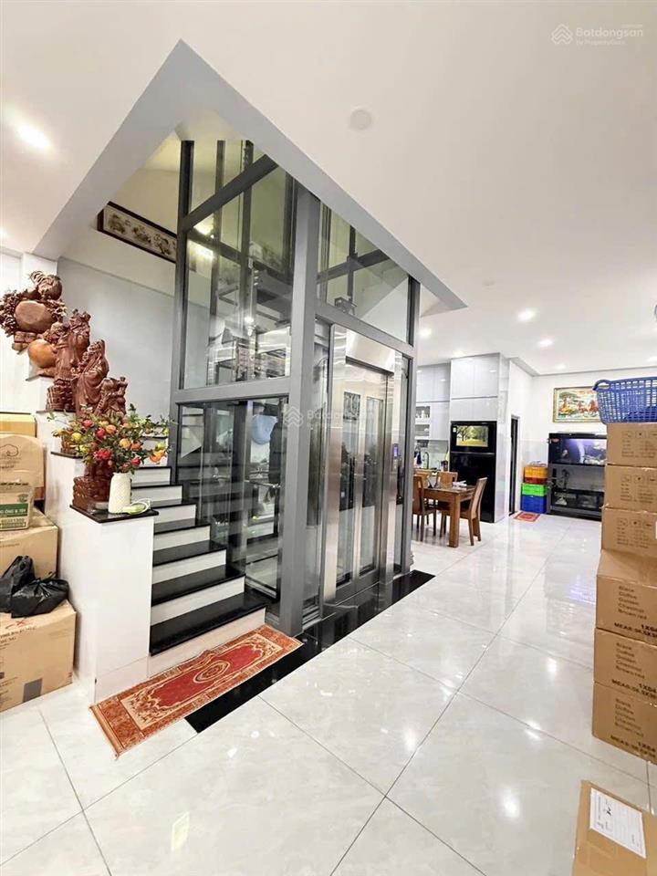 Siêu phẩm nhà phố 5 tầng có thang máy  full nội thất gần aeon mall  giá 15,5 tỷ thương lượng