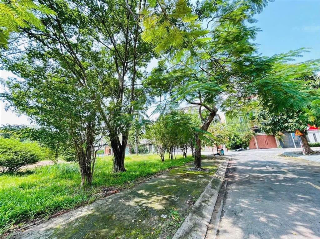 Siêu phẩm biệt thự góc gần aeon 205m2  5 tầng có thang máy  full nội thất  29 tỷ tl mạnh