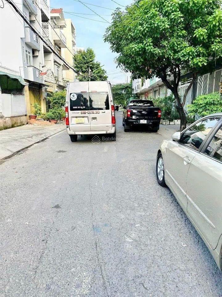 Biệt thự mới 8x13m  trệt 3 lầu mặt tiền khu tên lửa  giá 12.5 tỷ
